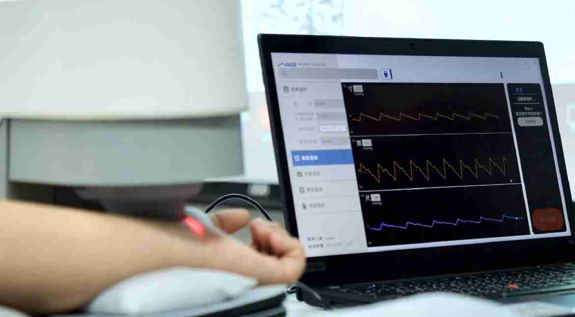 EBpay耘康以高解析与拟真的显示技术，，将其应用于中医检测，，，提供“中医数位化检测方案”，，使传统中医检测结果数据化与可视化